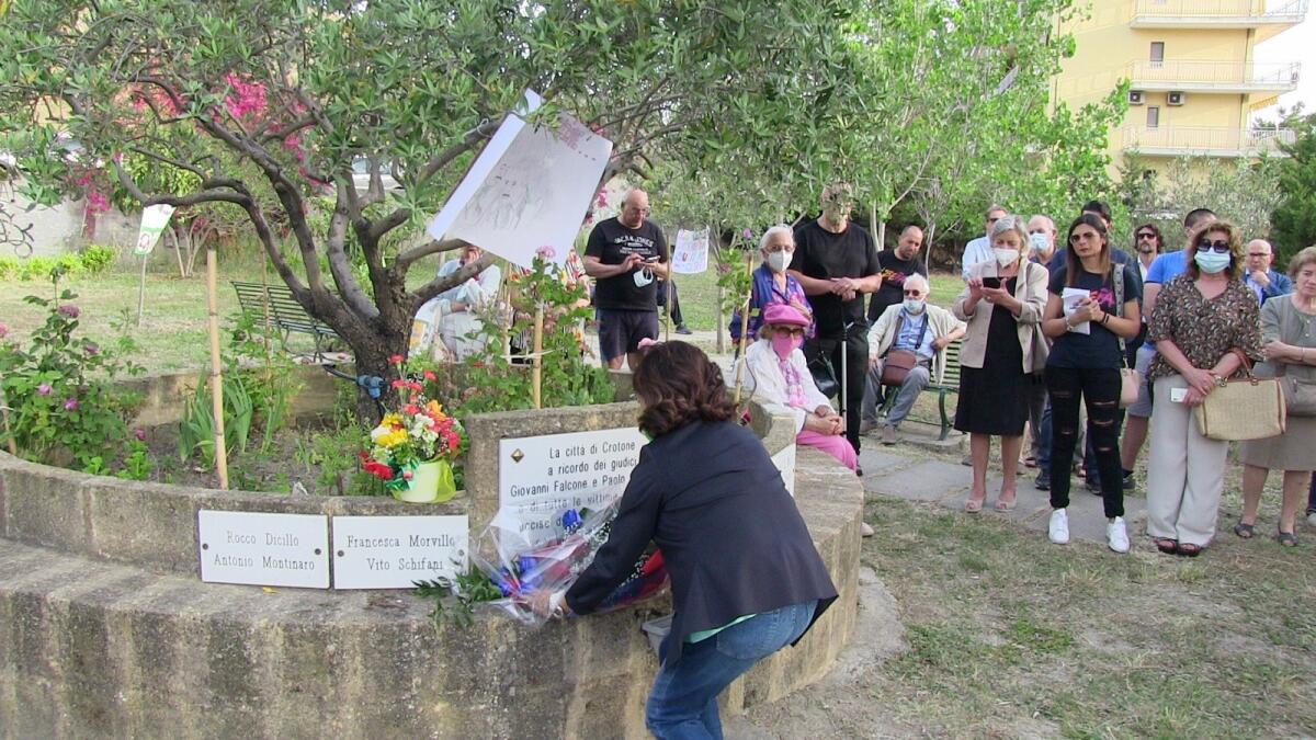 Trent'anni dalla strage di Capaci, il Prefetto: "I giovani di Crotone devono costruire il futuro" - 
