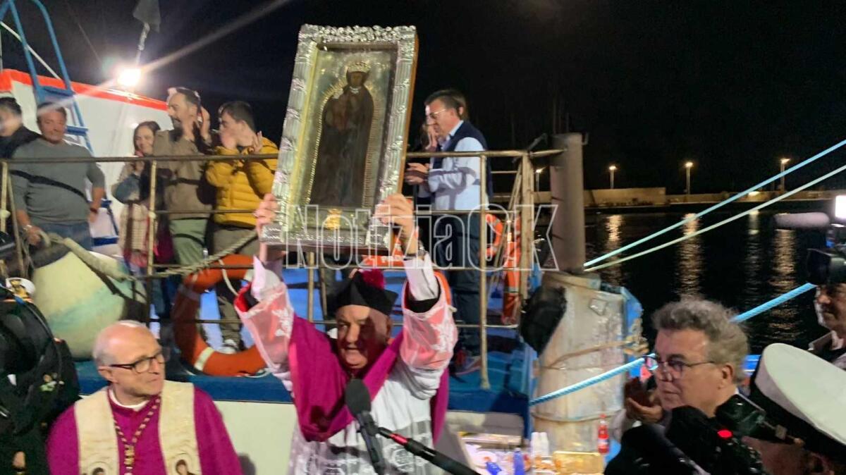 Crotone, rientro emozionante del Quadricello della Madonna di Capo Colonna - 