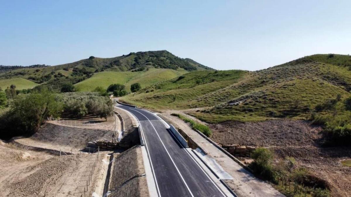 Scandale, aperto al transito il nuovo ponte in zona San Leo - 