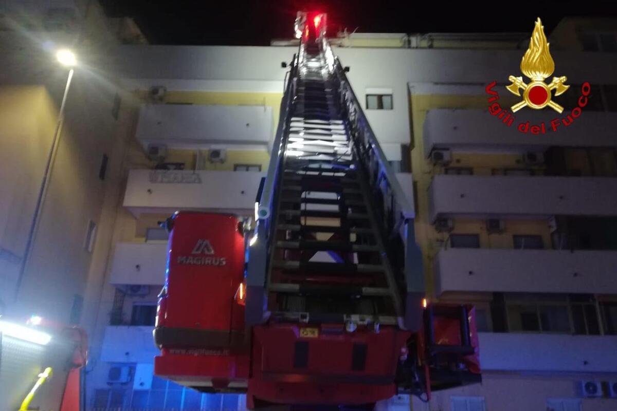Crotone, incendio in un appartamento - 