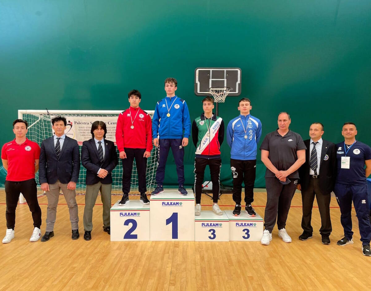 All'Accademia Karate Crotone due argenti e un bronzo alle qualificazioni Juniores - 
