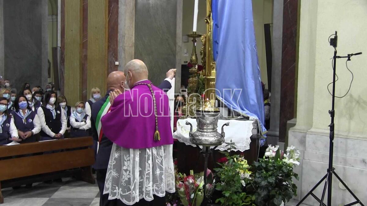 Acceso il cero votivo alla Madonna di Capo Colonna. Il Vescovo: "Occorre essere educatori credibili" - 