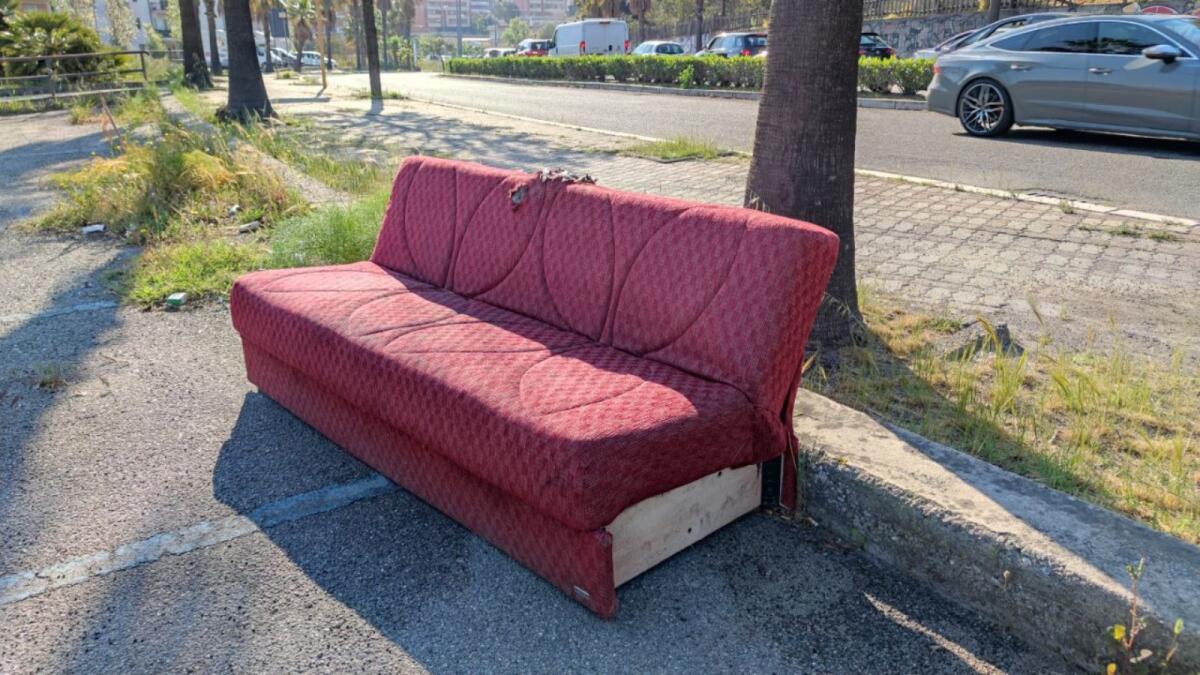 (Video) Crotone, nuove panchine? No, arrivano le "poltronissime" - 