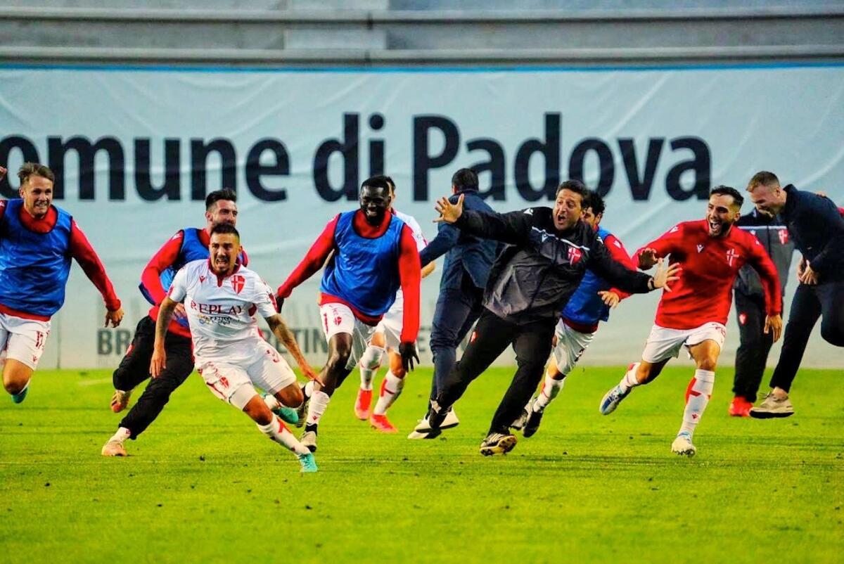 Serie C, Play-Off: Catanzaro beffato, in finale va il Padova - 