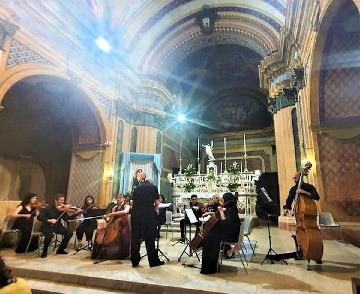 Strongoli, successo per il concerto nella chiesa di Ss. Pietro e Paolo - 