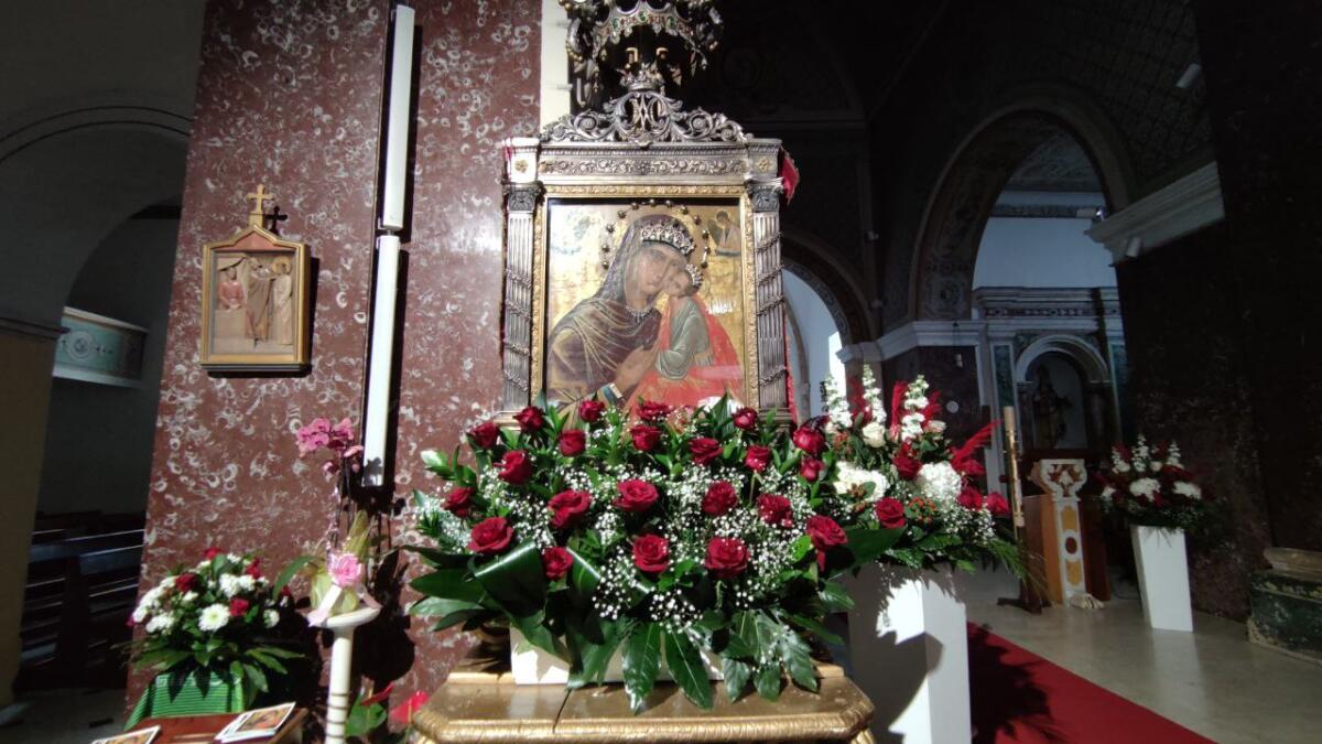 (Video) Isola di Capo Rizzuto, la Madonna Greca riabbraccia i suoi figli nel Duomo - 