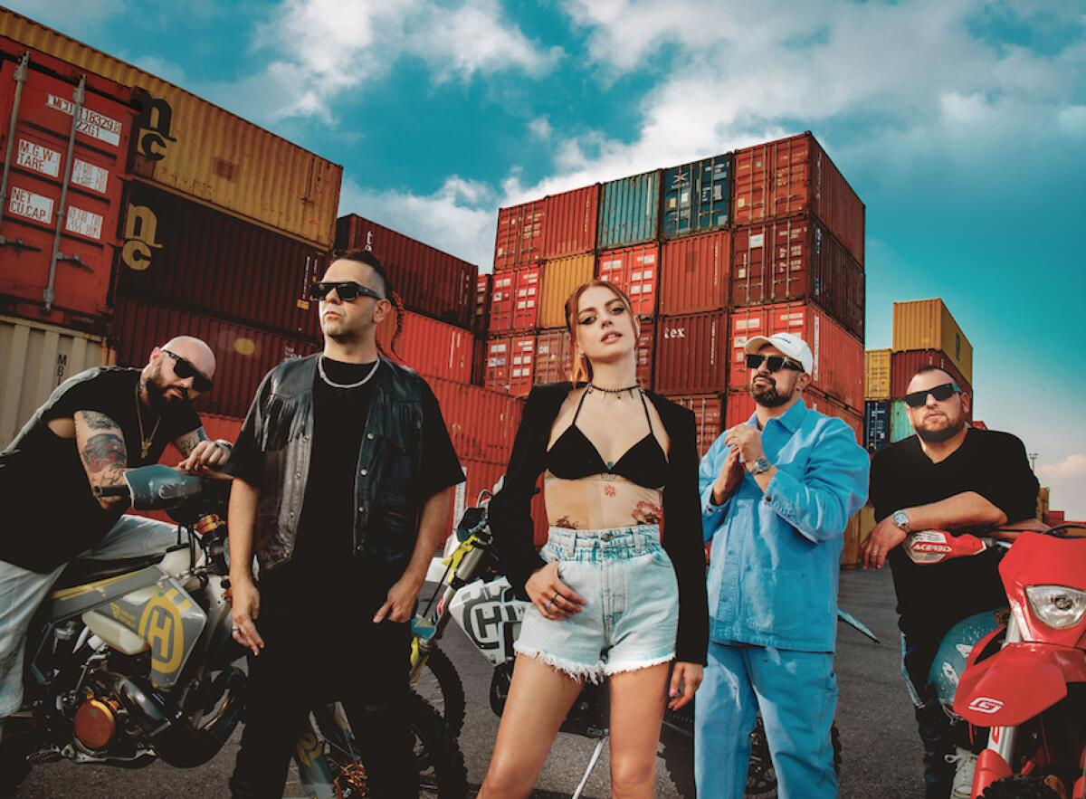 "Tropicana" torna l'energia esplosiva dei Boomdabash con Annalisa - 