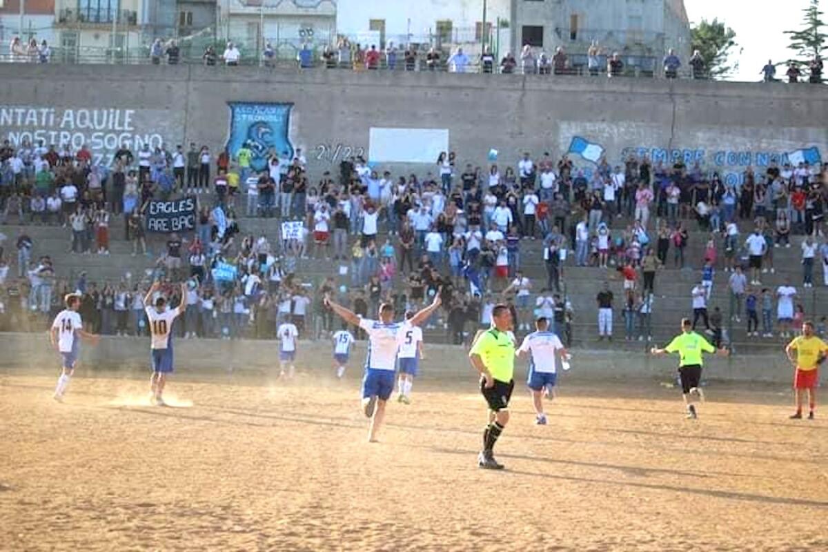 L'Academy Strongoli con i giovanissimi di mister Alba vola in Seconda Categoria - 