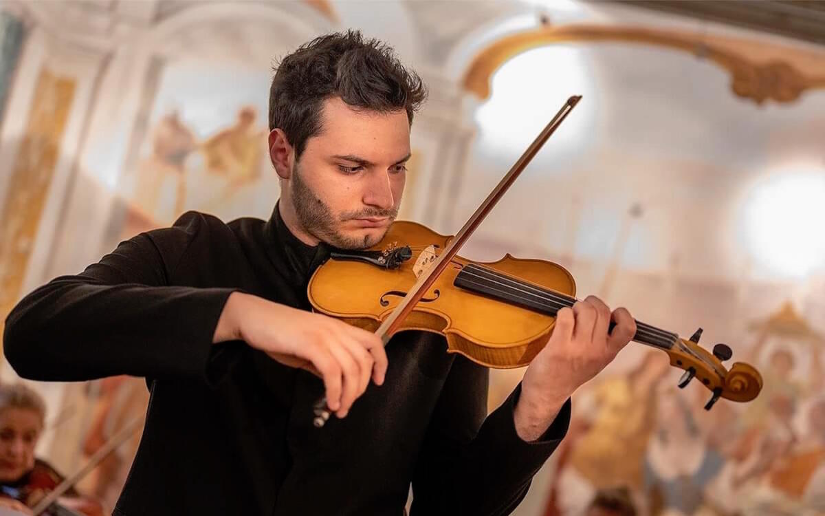 Il violino del maestro crotonese Gianfrancesco Federico alla Villa Ca’ Zanobio di Treviso - 