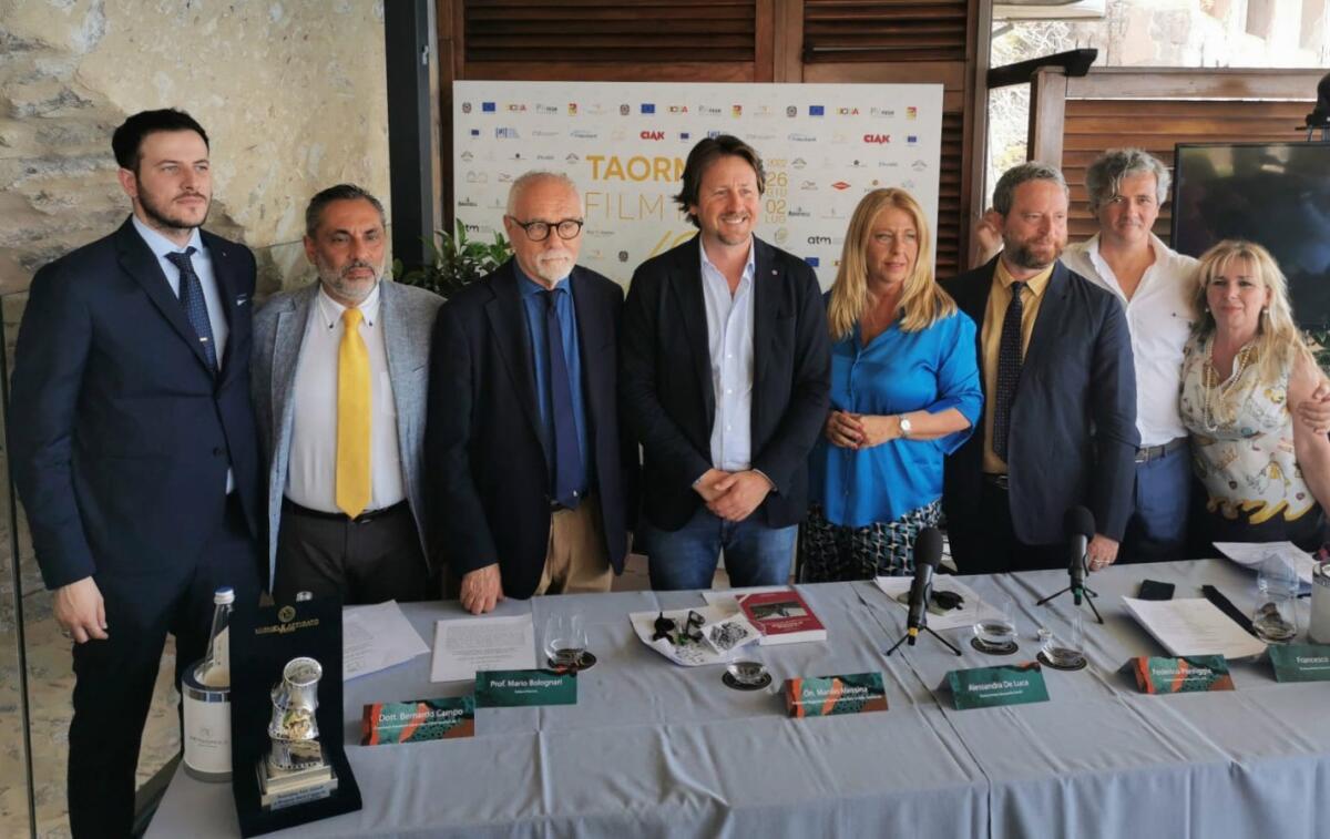 Taormina Film Fest: il maestro Michele Affidato firma i premi della 68esima edizione -