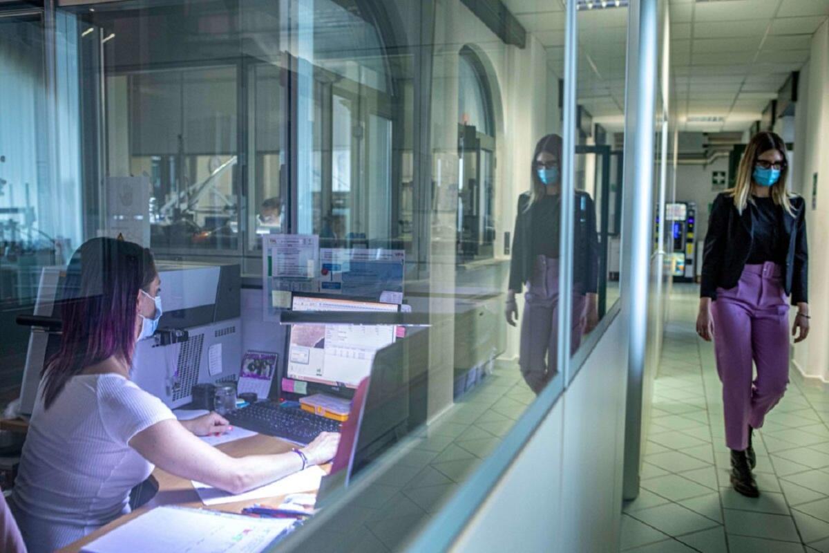 Mascherine sul luogo di lavoro, dal Governo parte "la forte raccomandazione" - 
