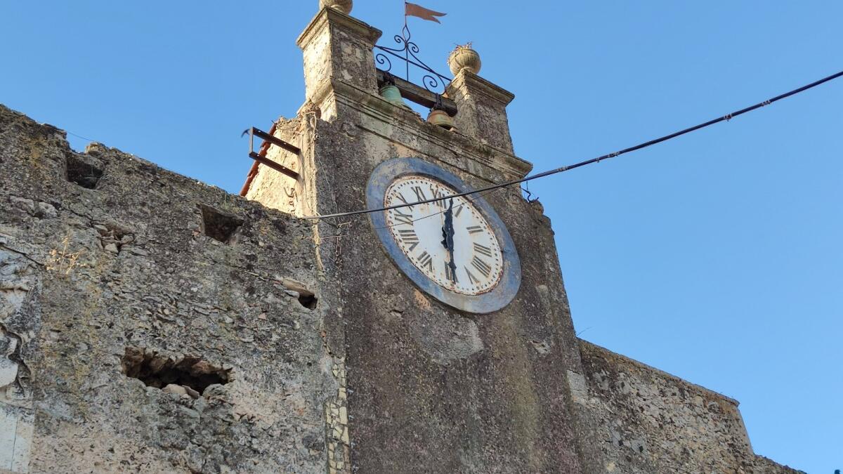 Isola di Capo Rizzuto, in Piazza del Popolo il tempo si è nuovamente fermato - 