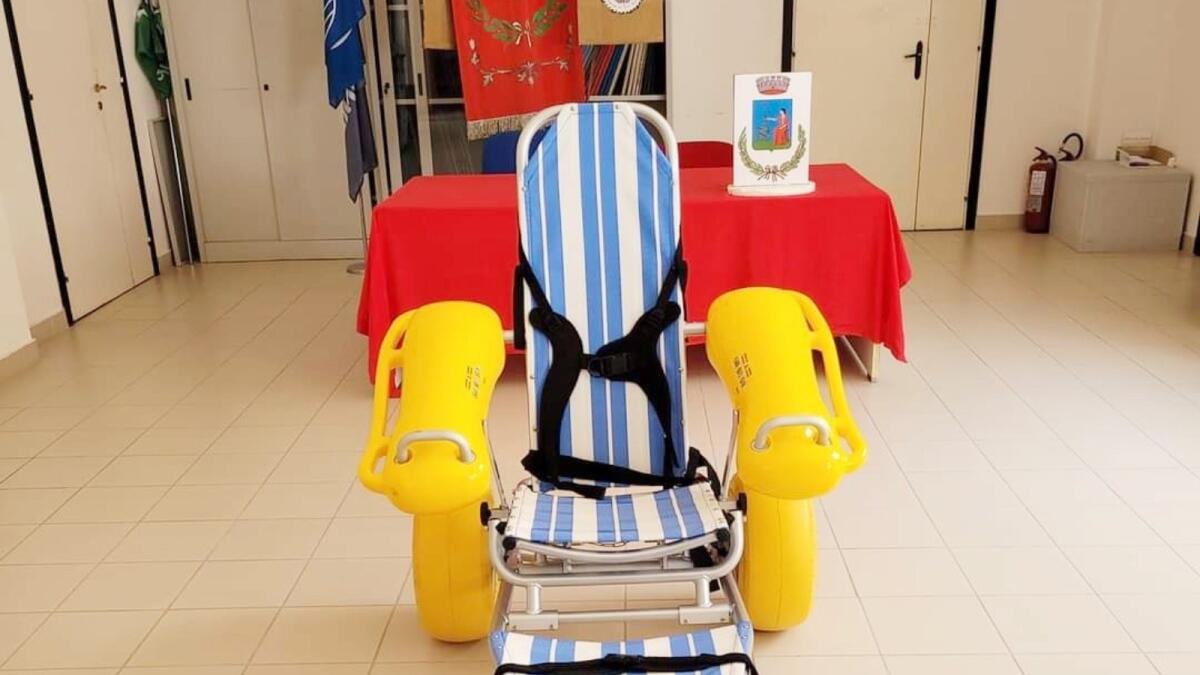 Melissa (KR), servizi a mare per disabili: messa a disposizione una sedia galleggiante - 