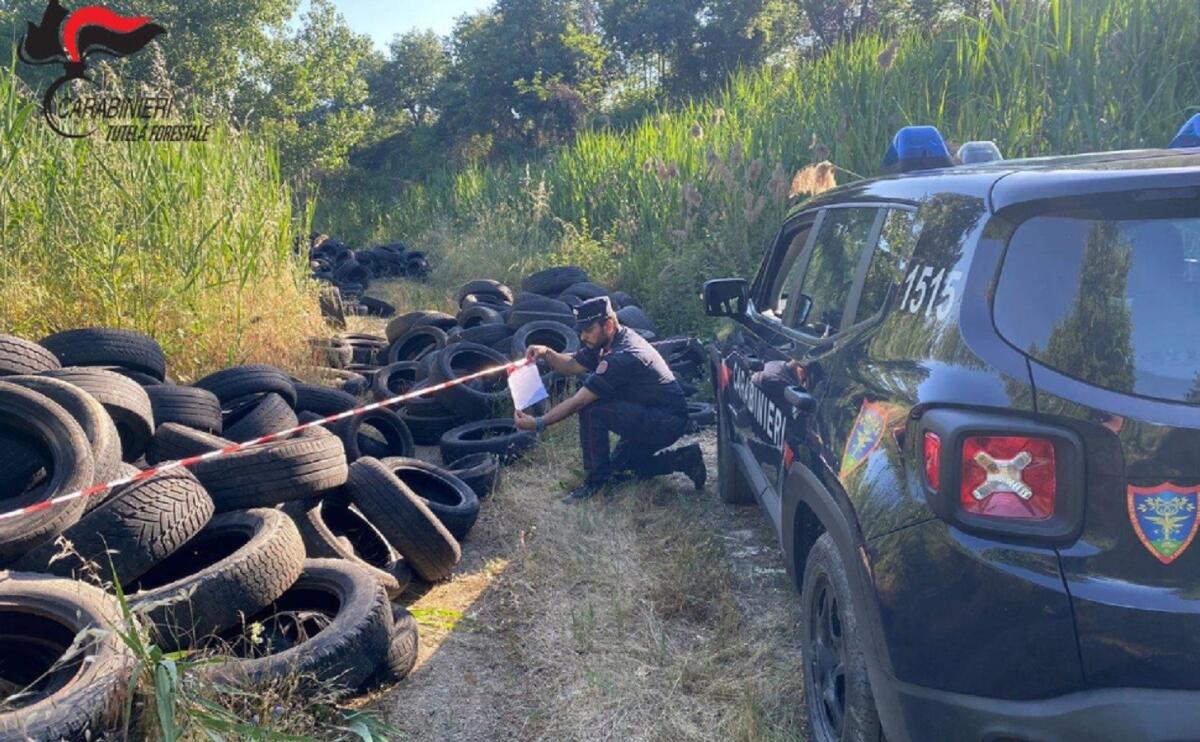 Cronaca - Si spaccaviano per imprenditori del settore rifiuti per smaltimenti illeciti - 
