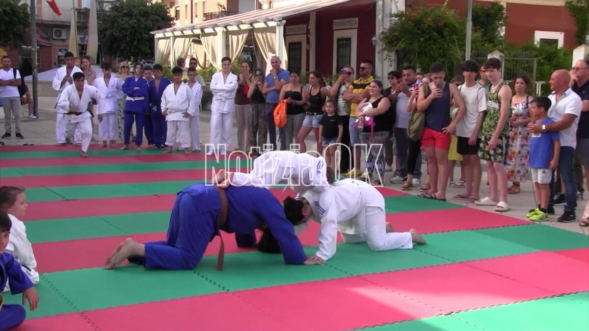 Ieri un villaggio olimpico sul lungomare di Crotone per celebrare gli Sport - 