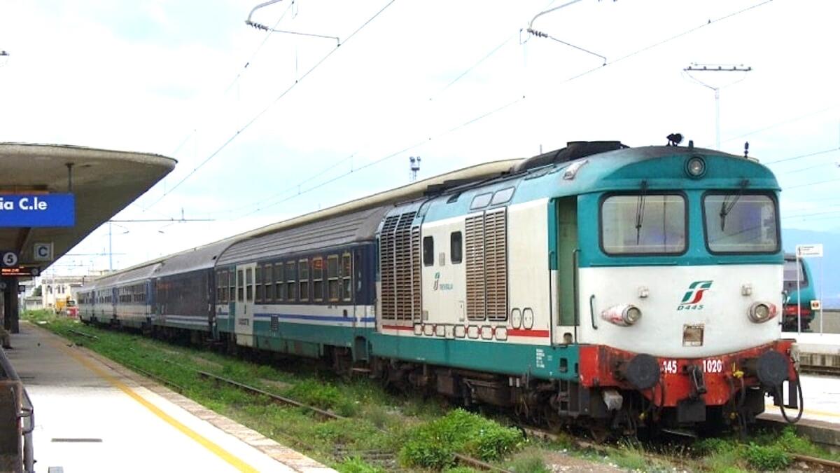 11 ore in "treno" da Reggio Calabria per raggiungere Taranto. La denuncia del Comitato Ferrovia Jonica - 