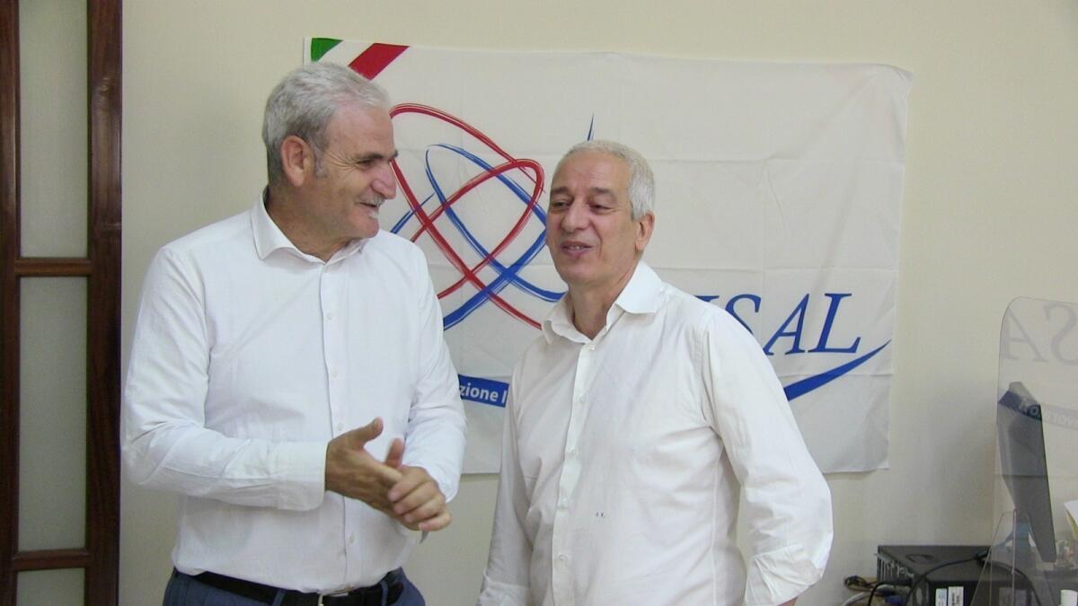 Cisal, il segretario nazionale Cavallaro: "Vanno bene i salari minimi, ma a Crotone non sono cresciuti. Qui nulla è cambiato" - A sinistra Mario Venneri, a destra Francesco Cavallaro