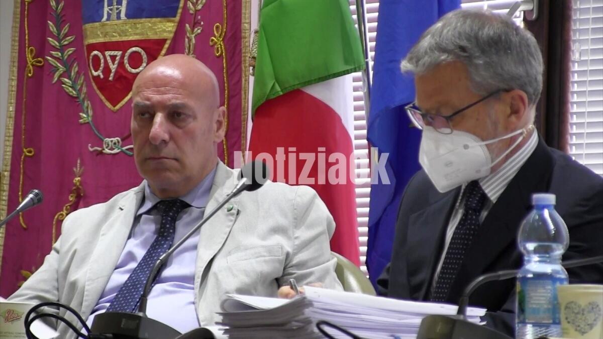 Crotone, come regalo estivo arriva l'aumento della Tari - Da sinistra Vincenzo Voce, Giovanni Greco