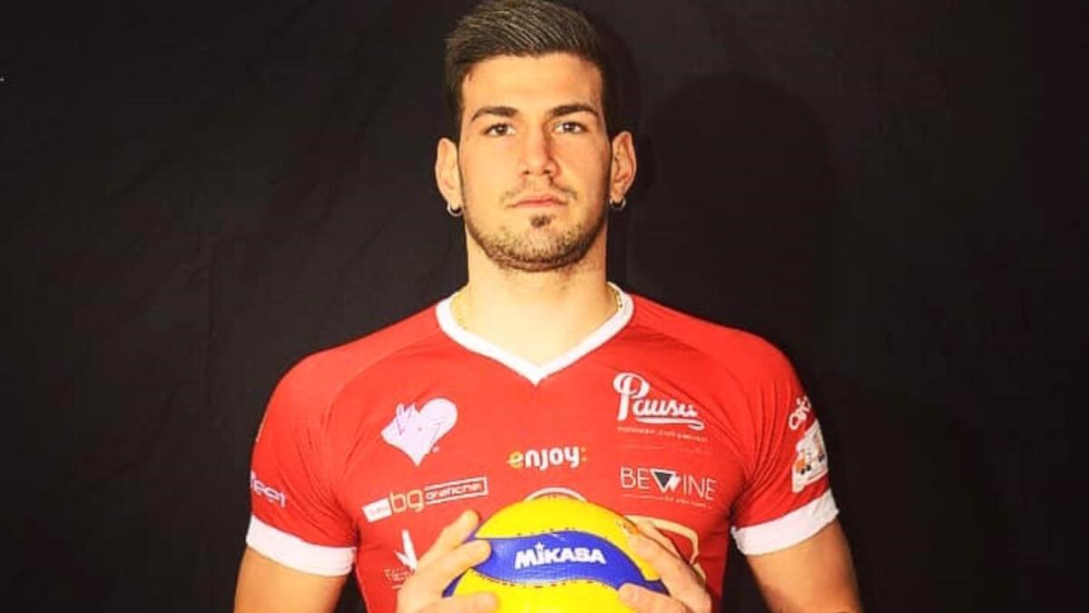 Adesso la Serie A in Toscana: lo schiacciatore crotonese Francesco Corrado con la Cavi Tuscania - 