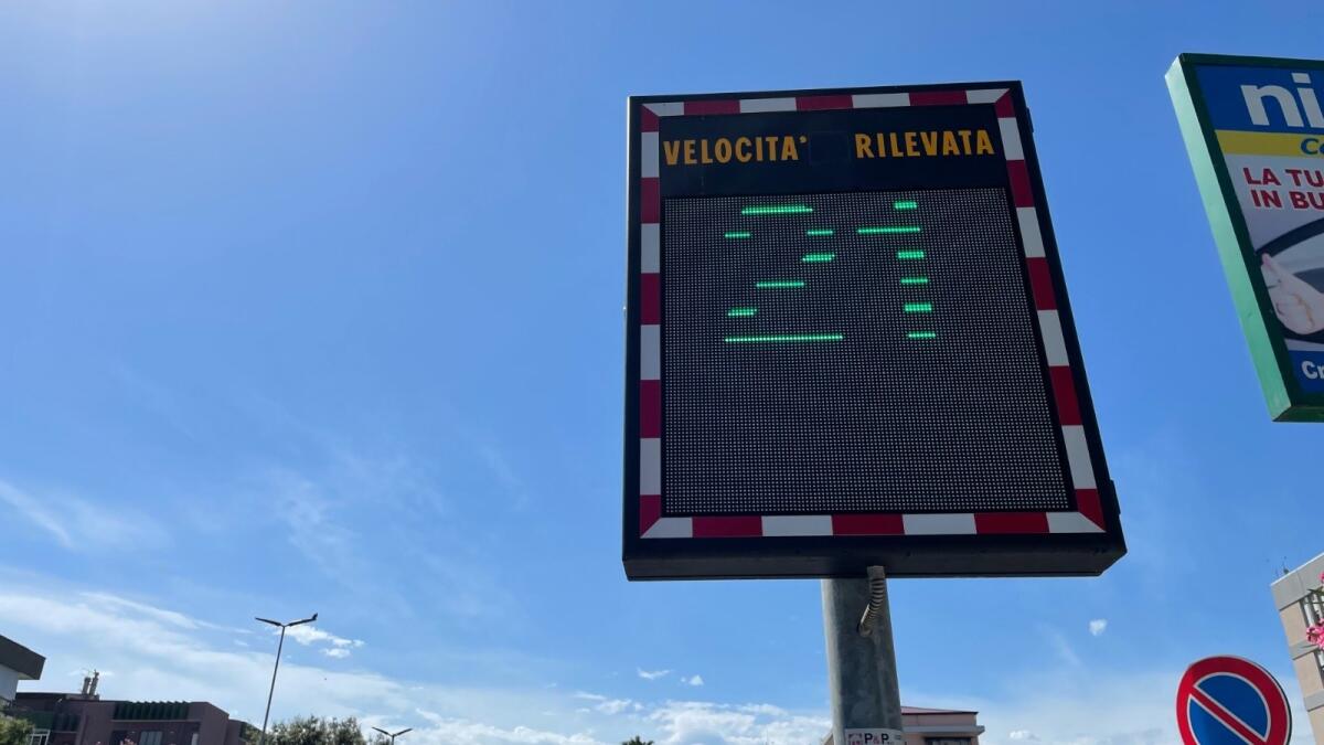 Crotone, installato rilevatore di velocità e pannelli a messaggio variabile - 