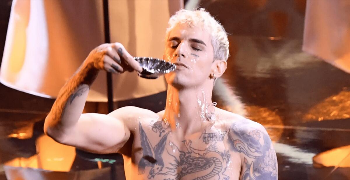 Achille Lauro in Calabria: "Non vedo l'ora che prenda vita il mio progetto" - 