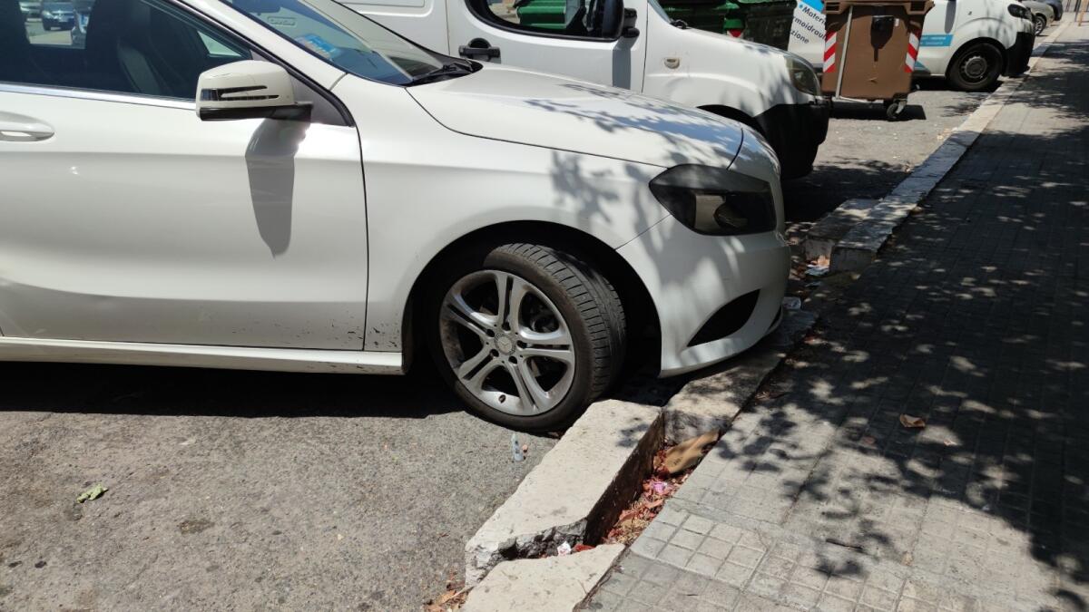 Crotone, lungo Corso Mazzini arredamenti con le "valigie in mano" - 