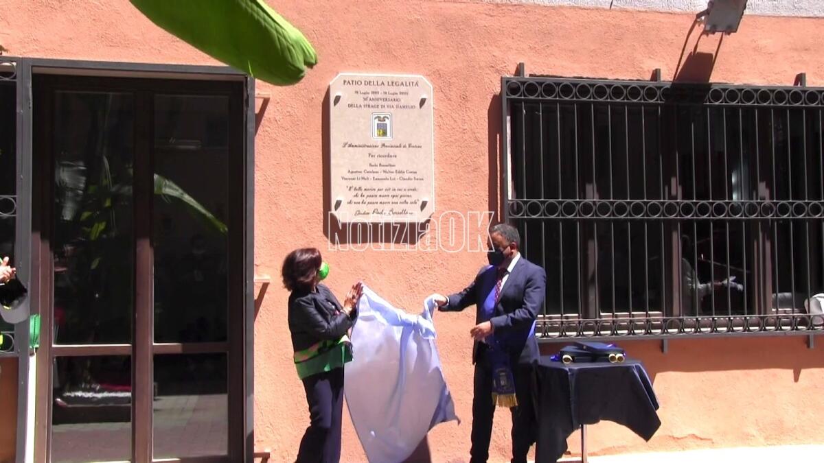 (VIDEO) Crotone, una targa in Provincia in memoria del giudice Borsellino e della sua scorta - 