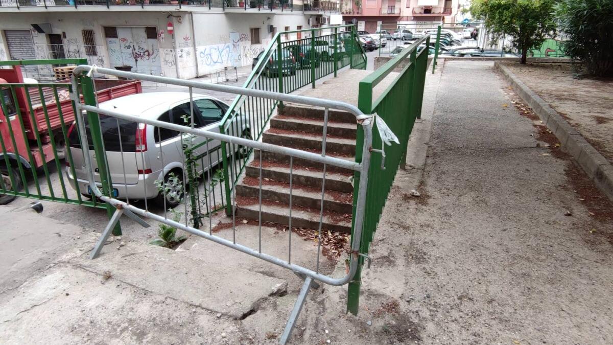 Crotone, in via Isonzo riparazioni "fai da te" - 