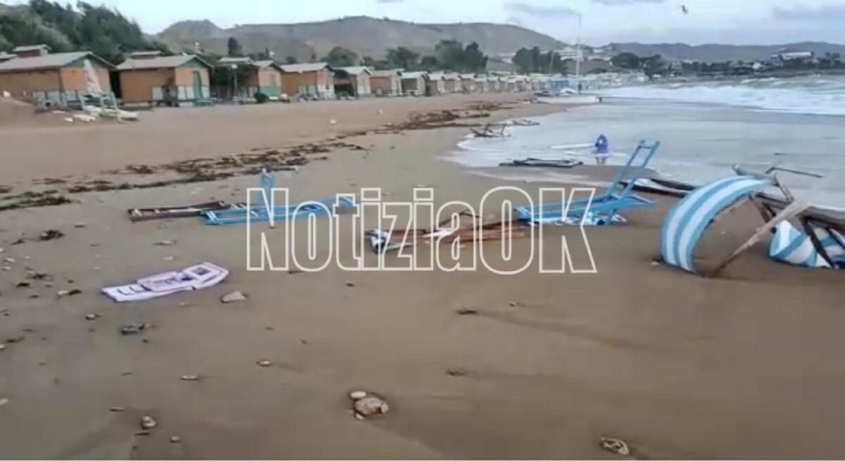 Crotone, danni ai lidi balneari per il forte vento - 