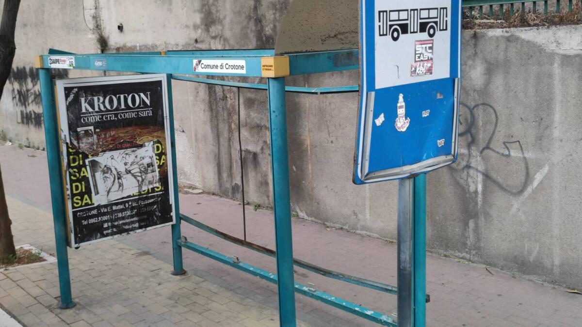 Crotone, una città con fermate "fantasma" - 
