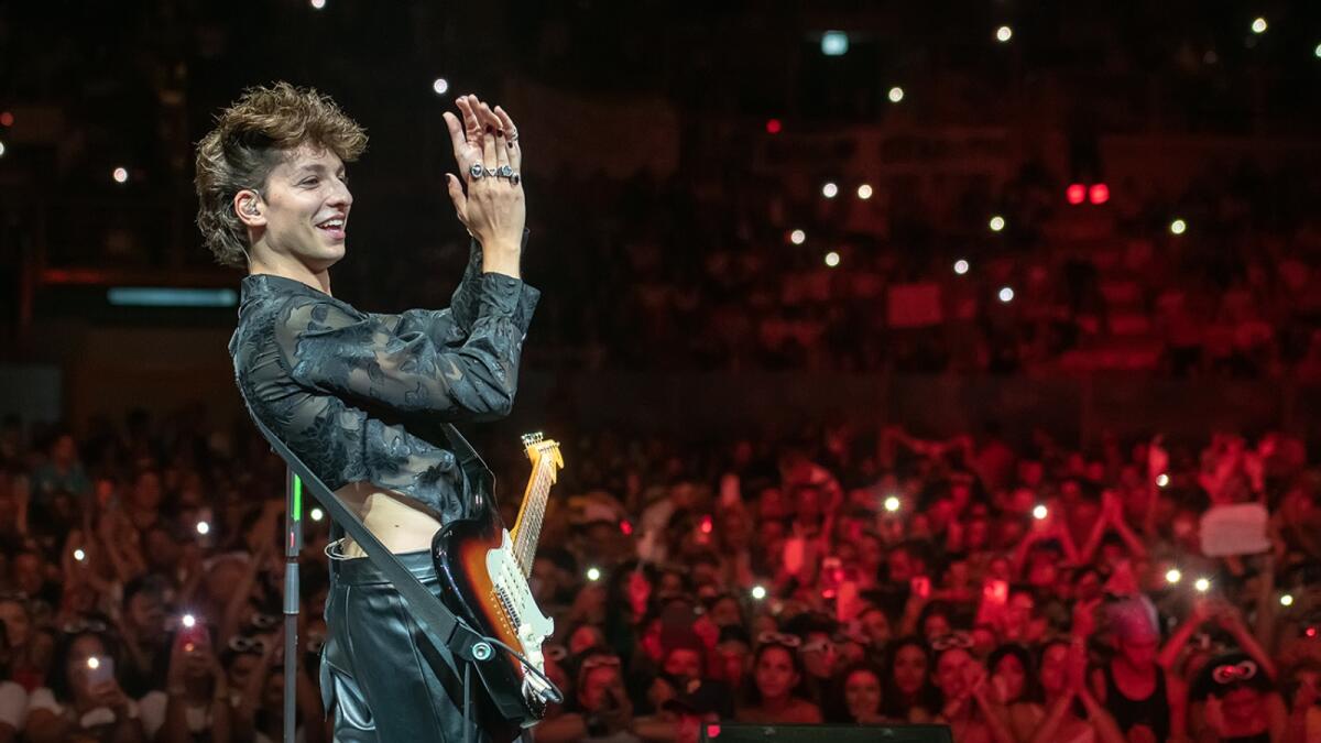 (Foto) Trionfo per Luigi Strangis a Lamezia Terme: sold out al concerto - 