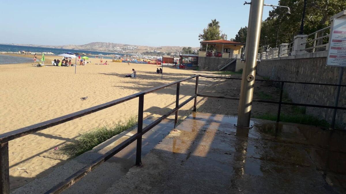 Crotone, la sicurezza prima di tutto: attenzione alla ringhiera! - 