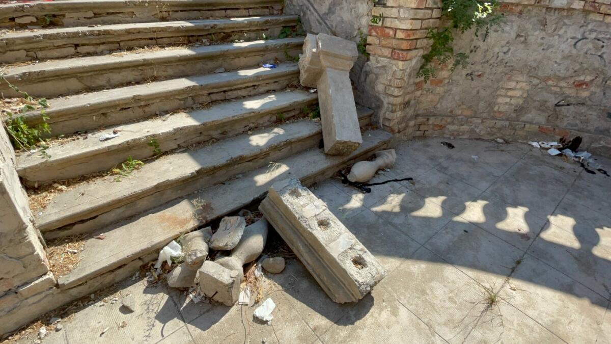 Crotone, Orto Tellini perde pezzi: cadono le colonne - 