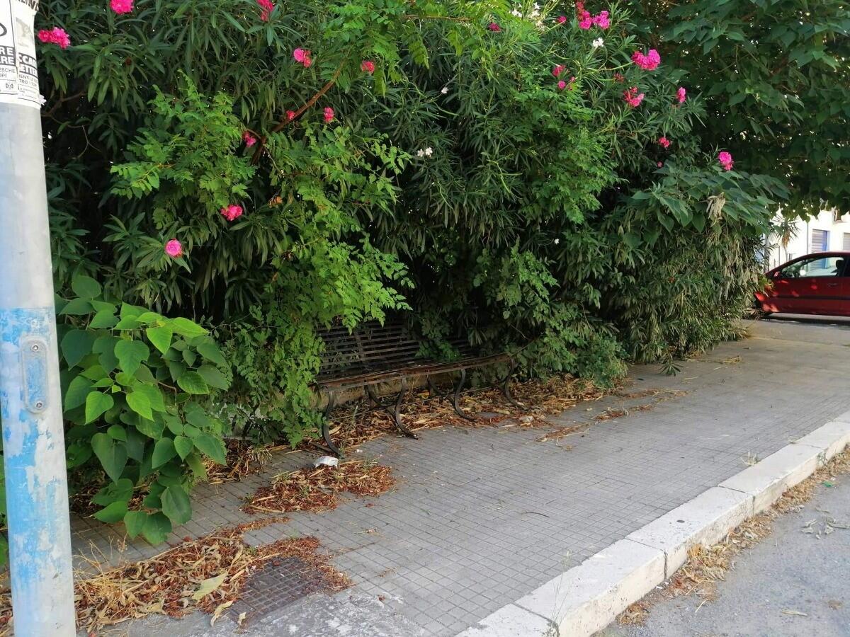 Crotone terra di panchine a scomparsa - 