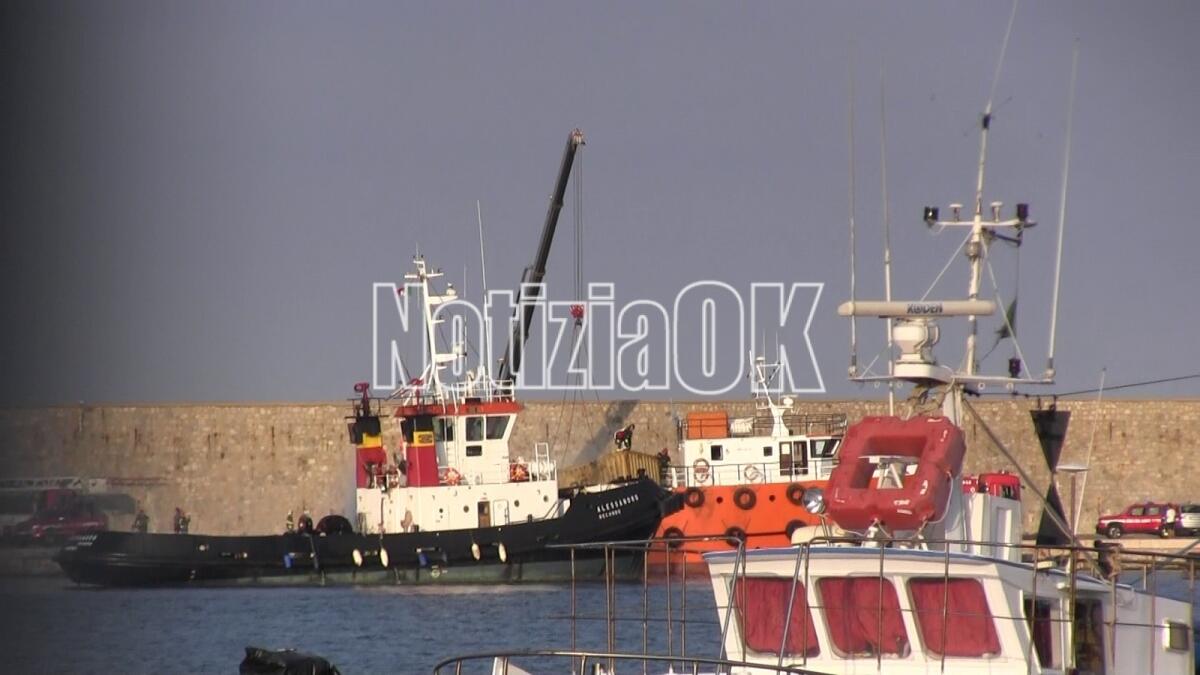 Crotone, esplosione nella sala macchine del rimorchiatore: i dettagli -