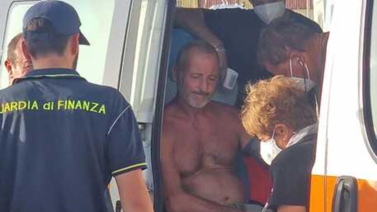 Peschereccio affonda nel Tirreno, l'equipaggio salvato dalla Guardia di Finanza - 