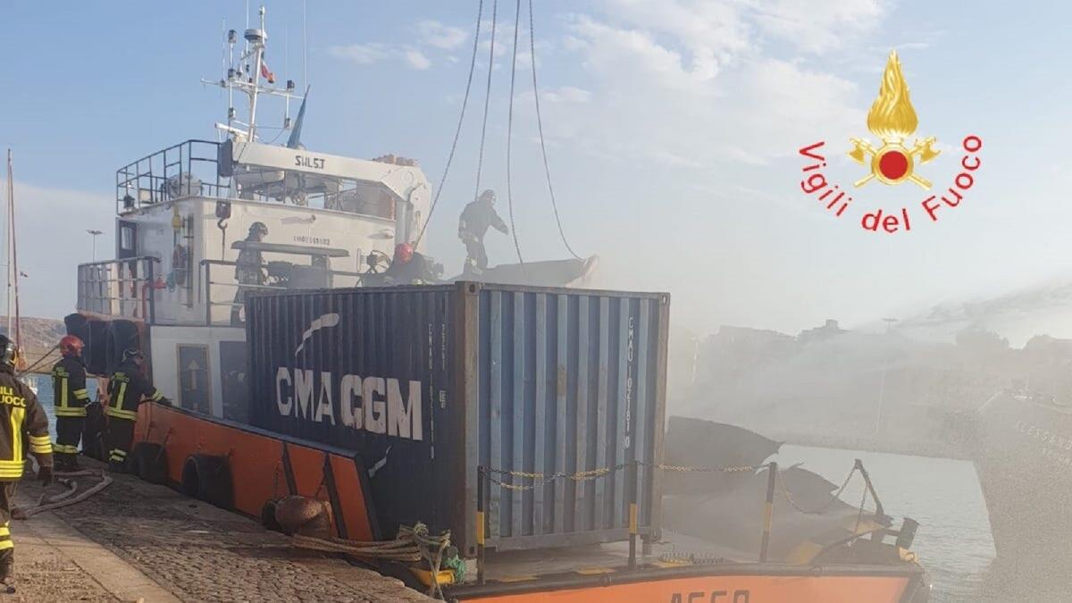 Crotone, morti riparando il motore di una nave in avaria -