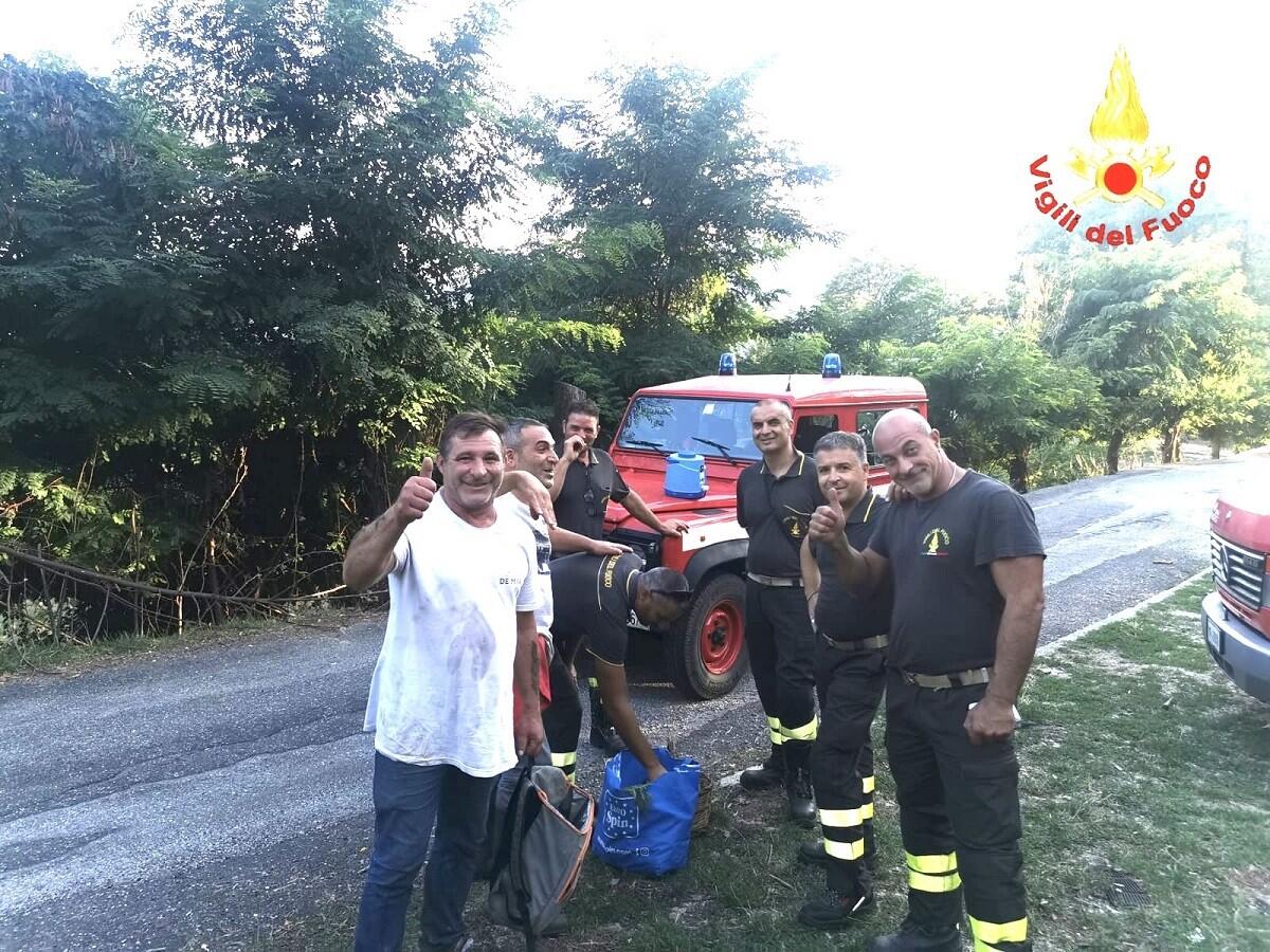 Si perdono nei boschi della Sila, ritrovati dai Vigili del fuoco - 