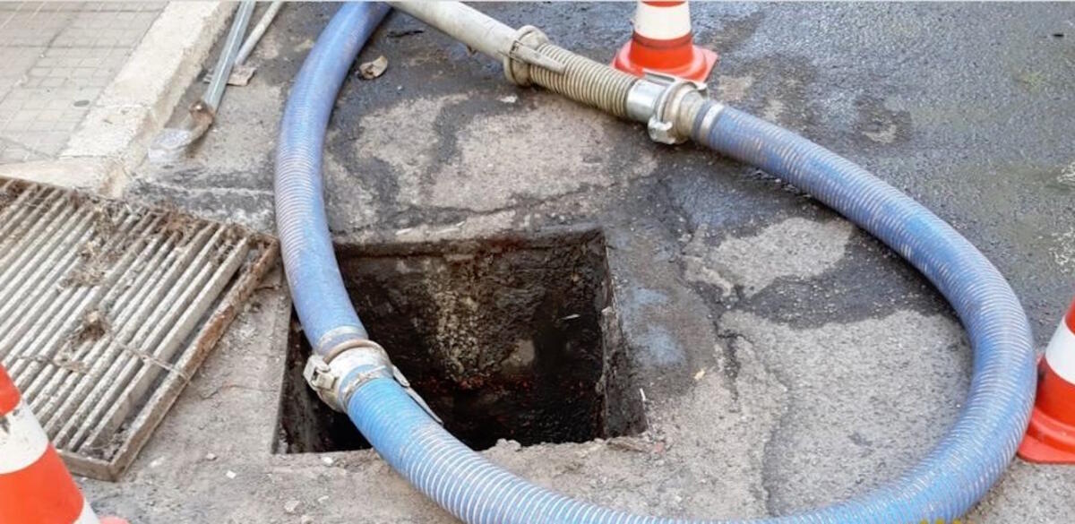 Crotone, il Comune annuncia: "Stiamo pulendo i tombini" -