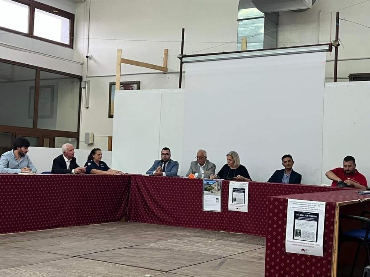 Petilia Policastro, presentata "Una rosa per Teresina" di Emilio Grimaldi - 