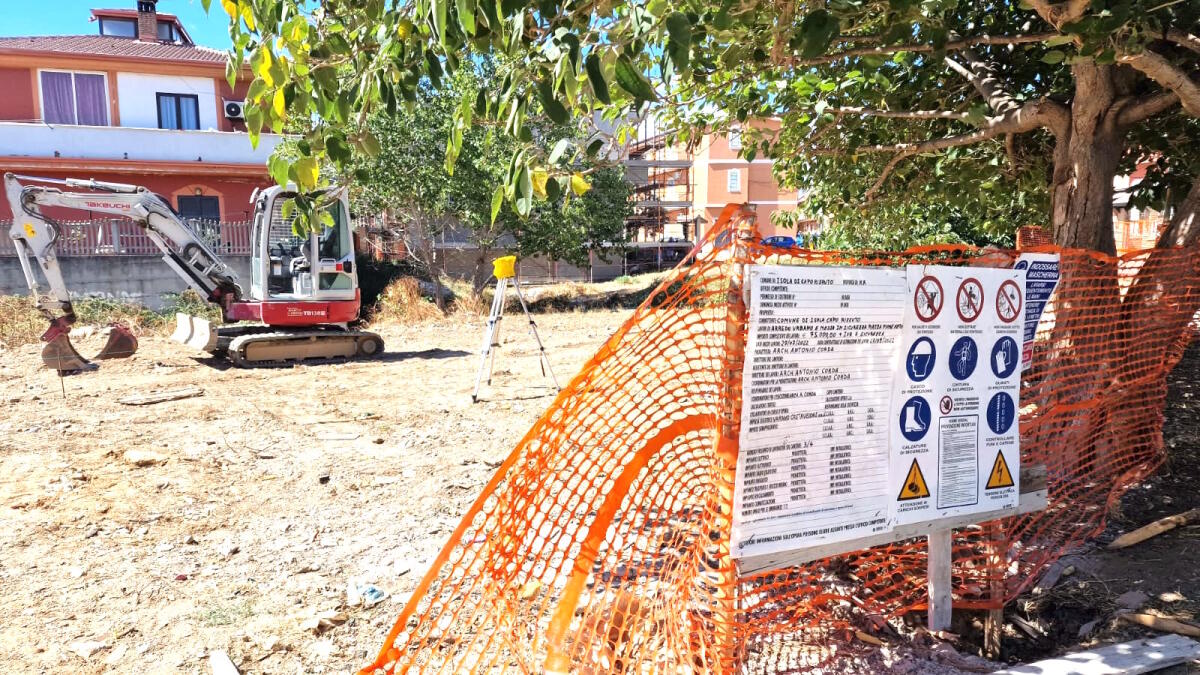 Isola di Capo Rizzuto (KR) -  Piazza Fiume Neto, al via i lavori di riqualificazione - 