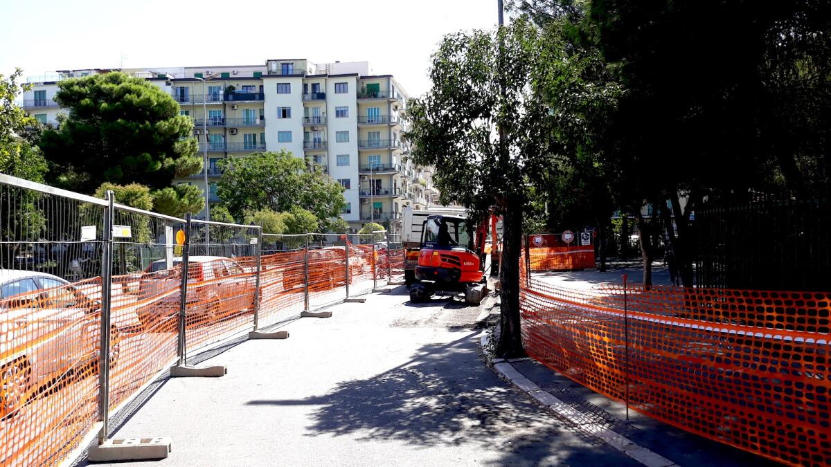 Crotone, riqualificazione di via XXV Aprile: zanelle in pietra e messa in sicurezza - 