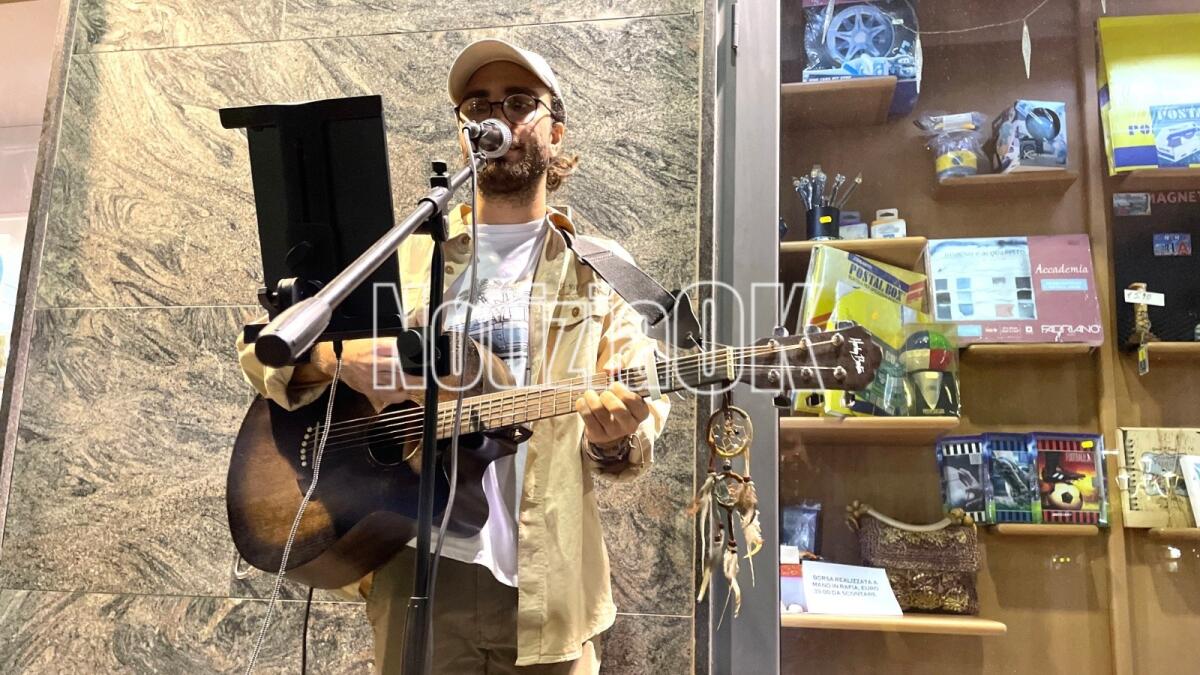 (VIDEO) Samuele Leto,  artista di strada con la chitarra e un sogno in mano - 
