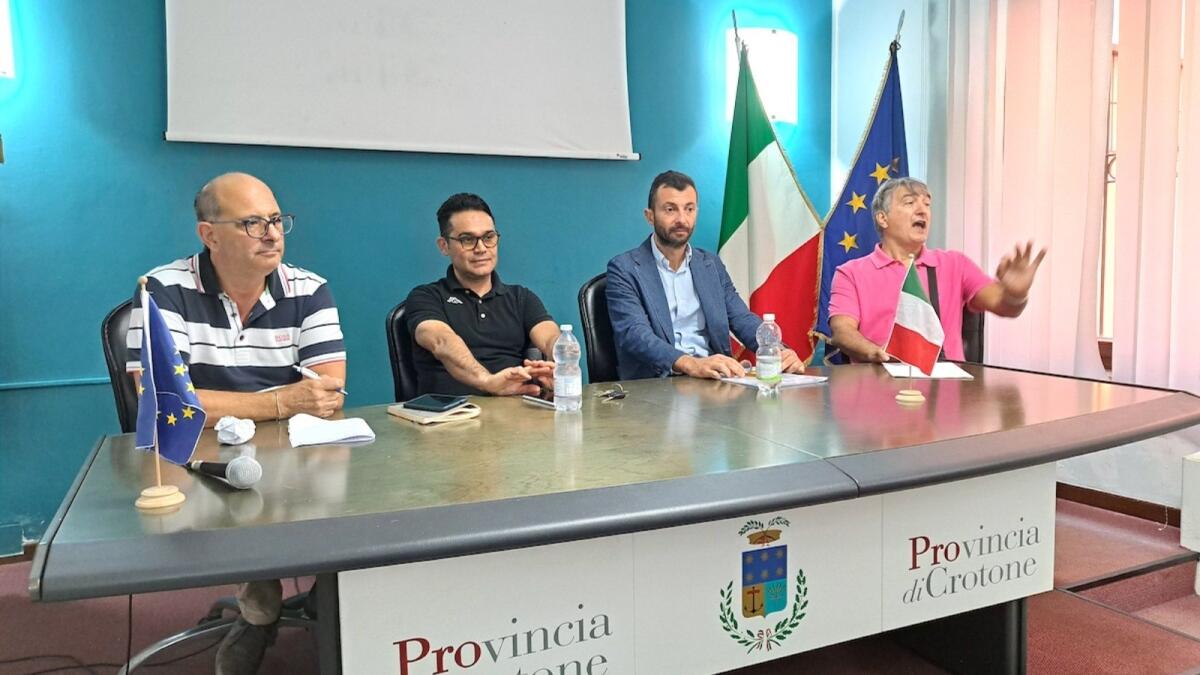 Crotone - Nella nuova programmazione provinciale, la messa in sicurezza della SP 52 - Da sinistra Pedace, Lagani, Manica e Artese