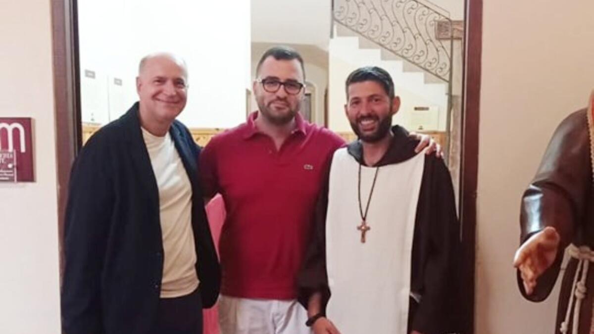 Inaugurata la mostra Petilia in Miniatura - Da sinistra Rizzuti, il sindaco Saporito, Padre Alessandro