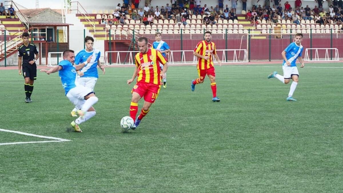 Eccellenza e Promozione, domenica l'esordio in campionato: quattro le crotonesi - 