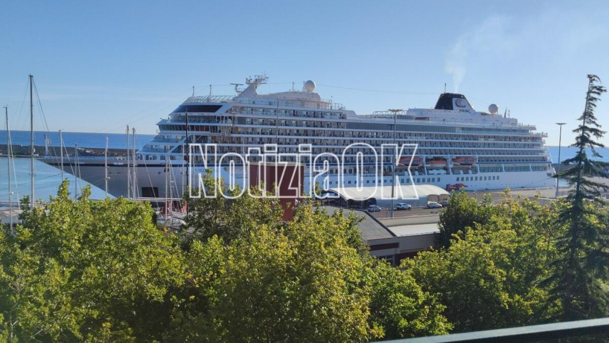 Crotone, stagione crocieristica: ritorna in città la Viking Sky - 