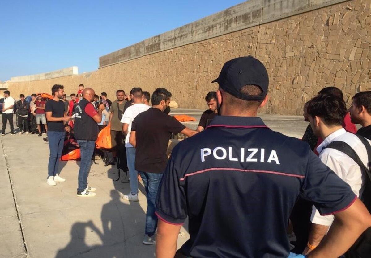 Crotone, arrestati due egiziani per reingresso irregolare in Italia - 