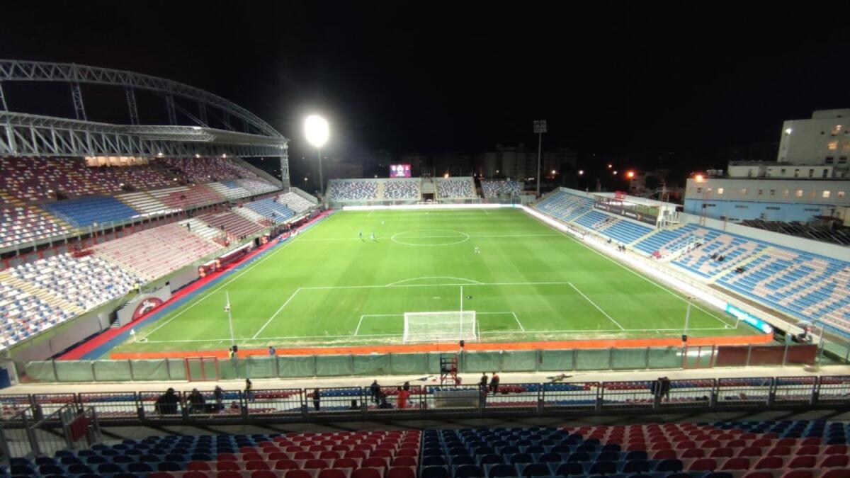 Serie C, l'esordio del Crotone allo stadio Ezio Scida senza i tifosi avversari -
