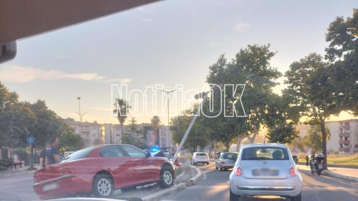 Crotone, incidente in via Borsellino - 